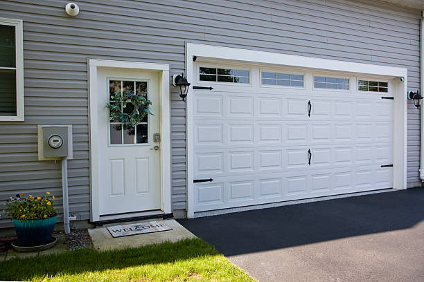 24/7 Emergency Garage Door Panel Replacement experts in South Greensburg, PA